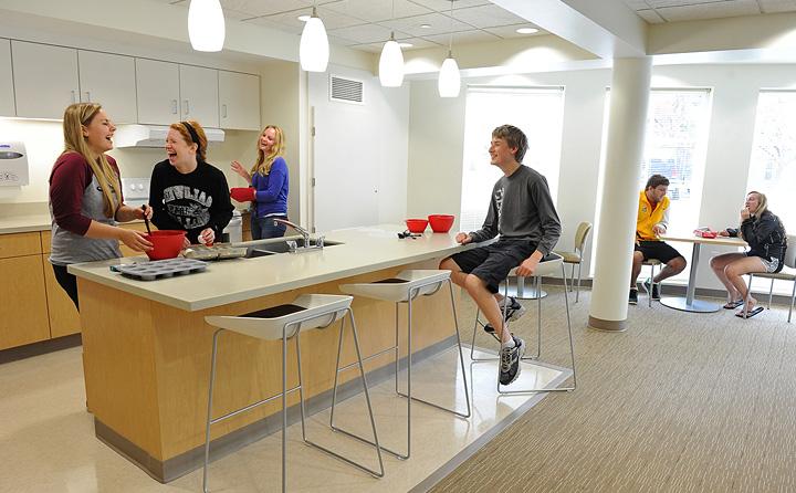 image of students in Davidson kitchen